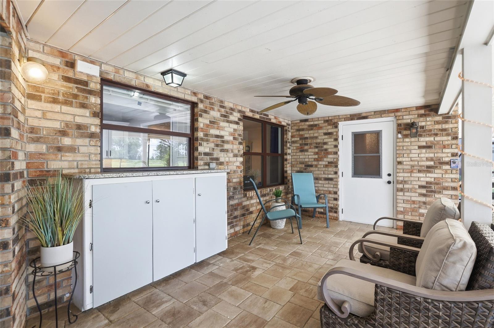 2249 E Union Cir Property Photo 5