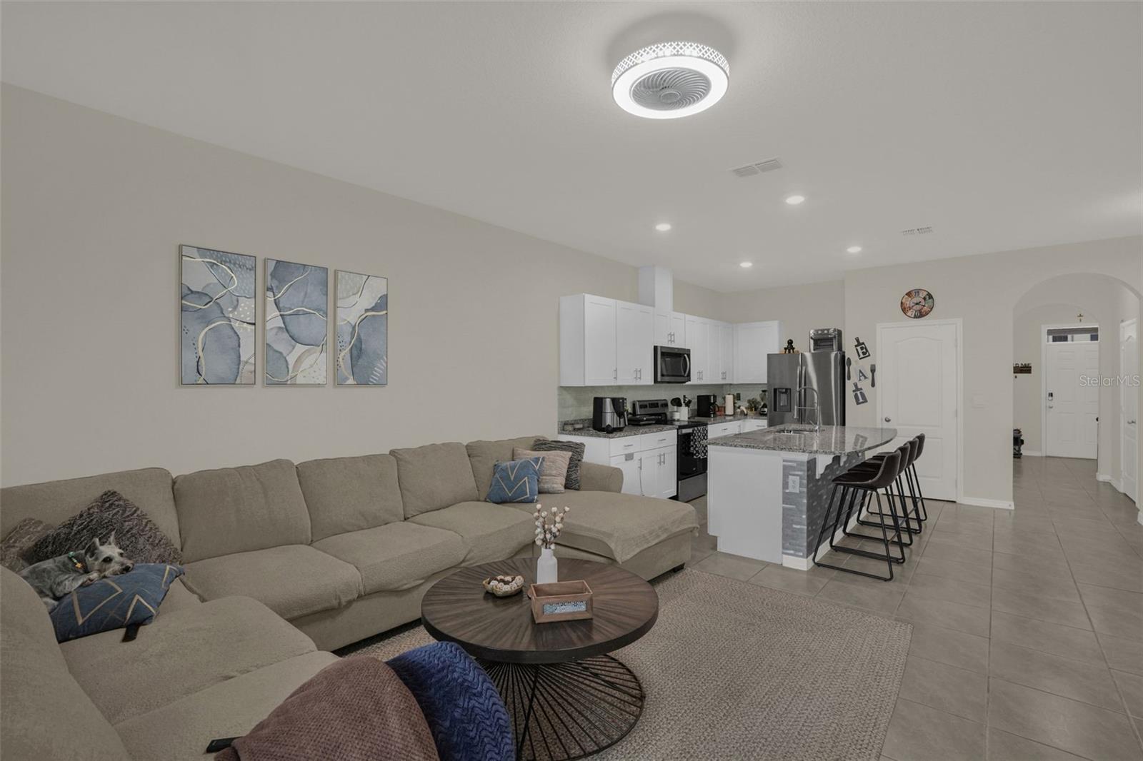 1359 Isleta Loop Property Photo 7