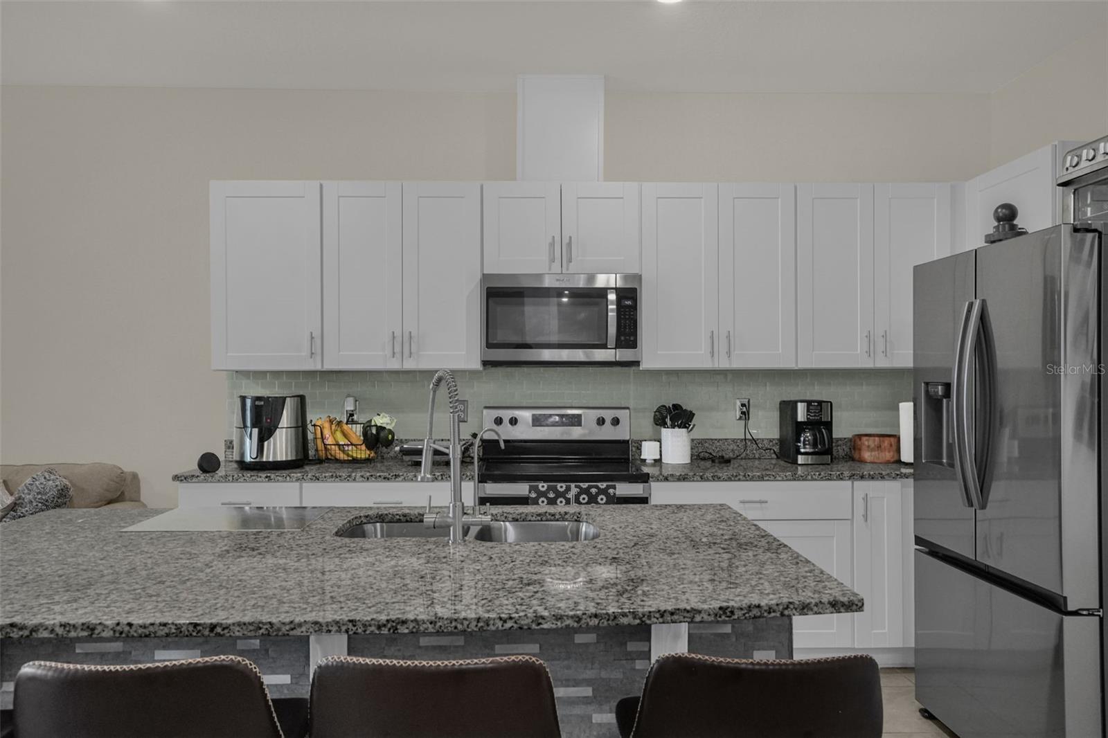 1359 Isleta Loop Property Photo 9