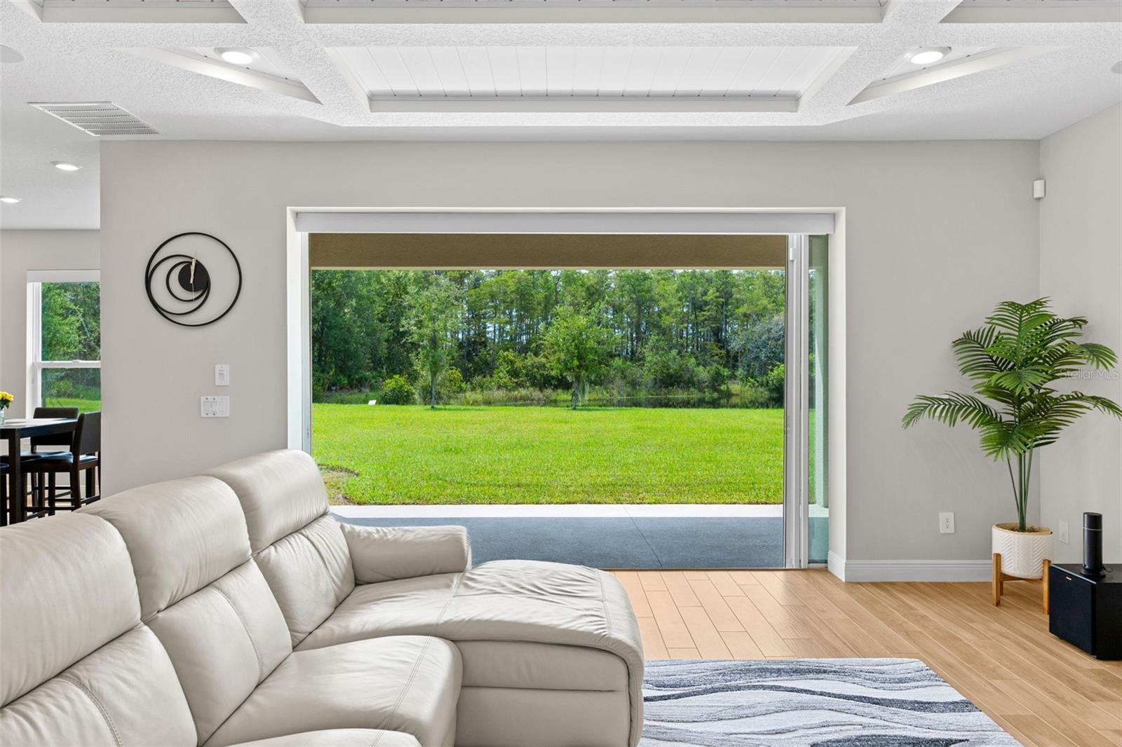 1072 Pando Loop Property Photo 2