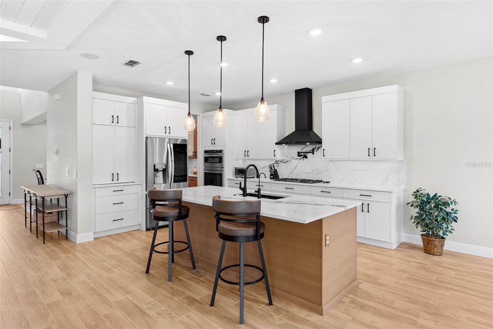 1072 Pando Loop Property Photo 4
