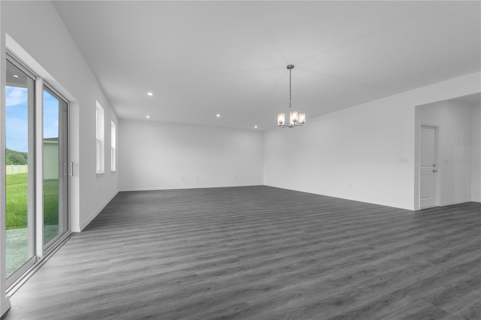 1342 Dunblane Way Ne Property Photo 3