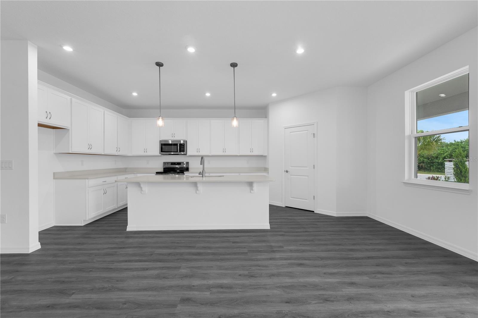 1342 Dunblane Way Ne Property Photo 12