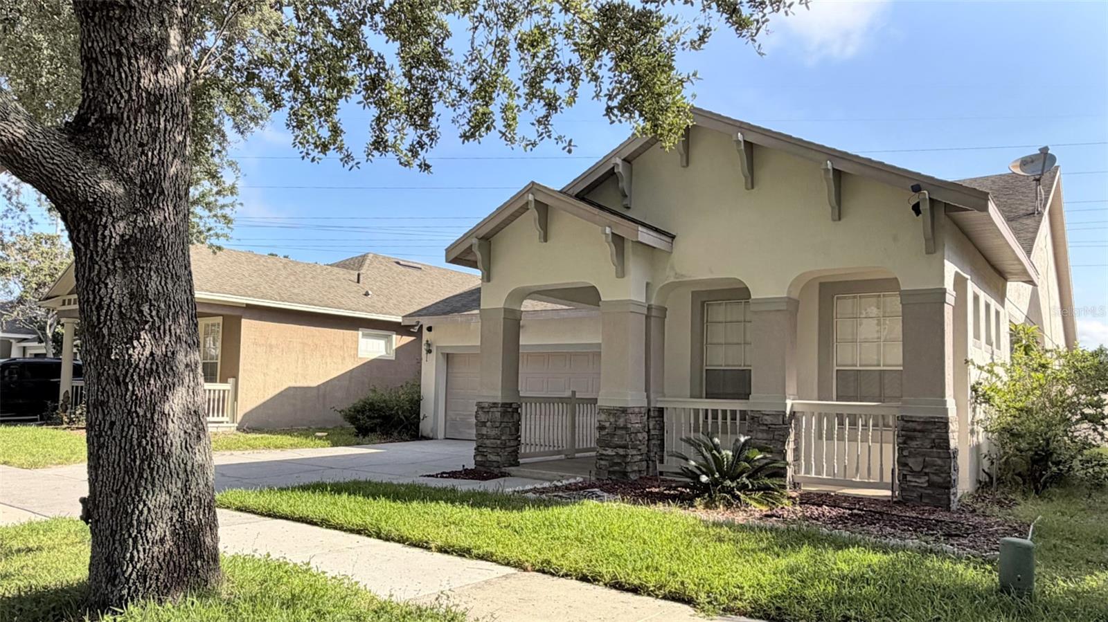 12649 Cragside Ln Property Photo 2