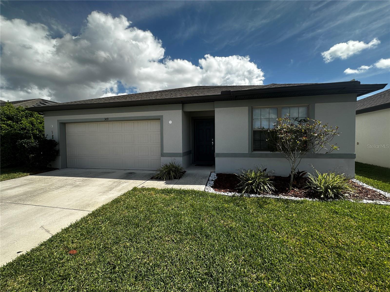 309 Citrus Isle Loop Property Photo 1