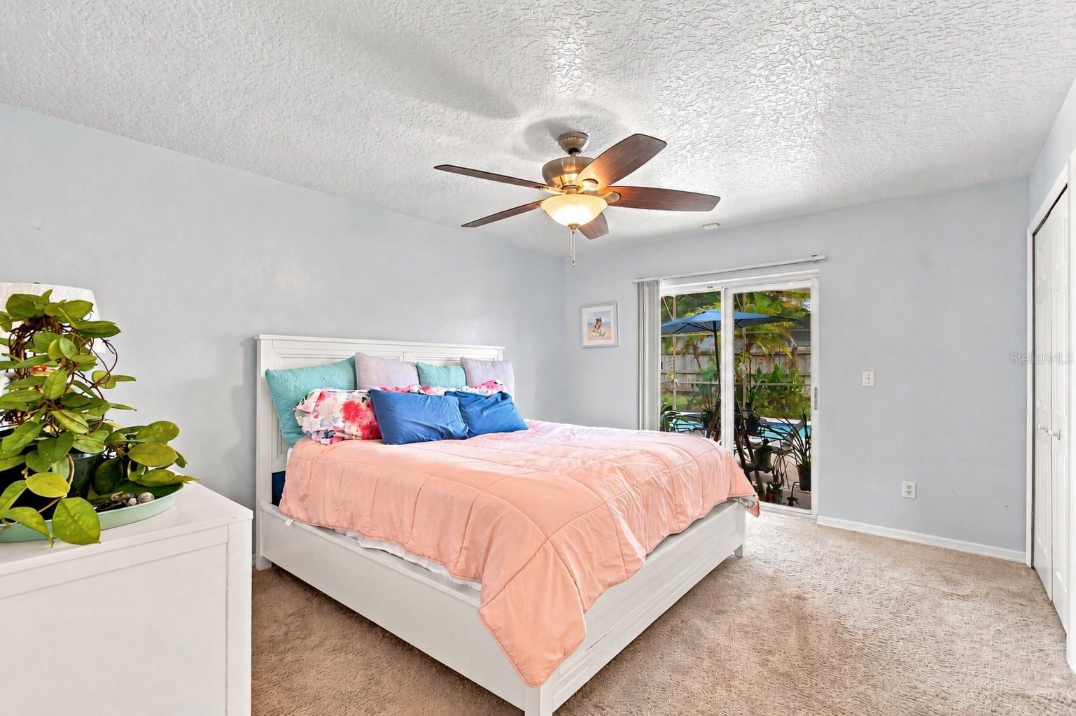 1009 Spring Loop Way Property Photo 8