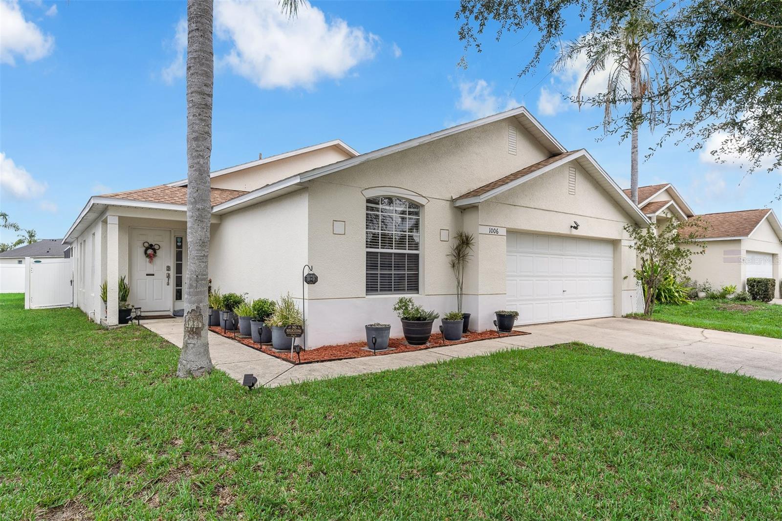 1006 CLEAR CREEK CIR Property Photo 1
