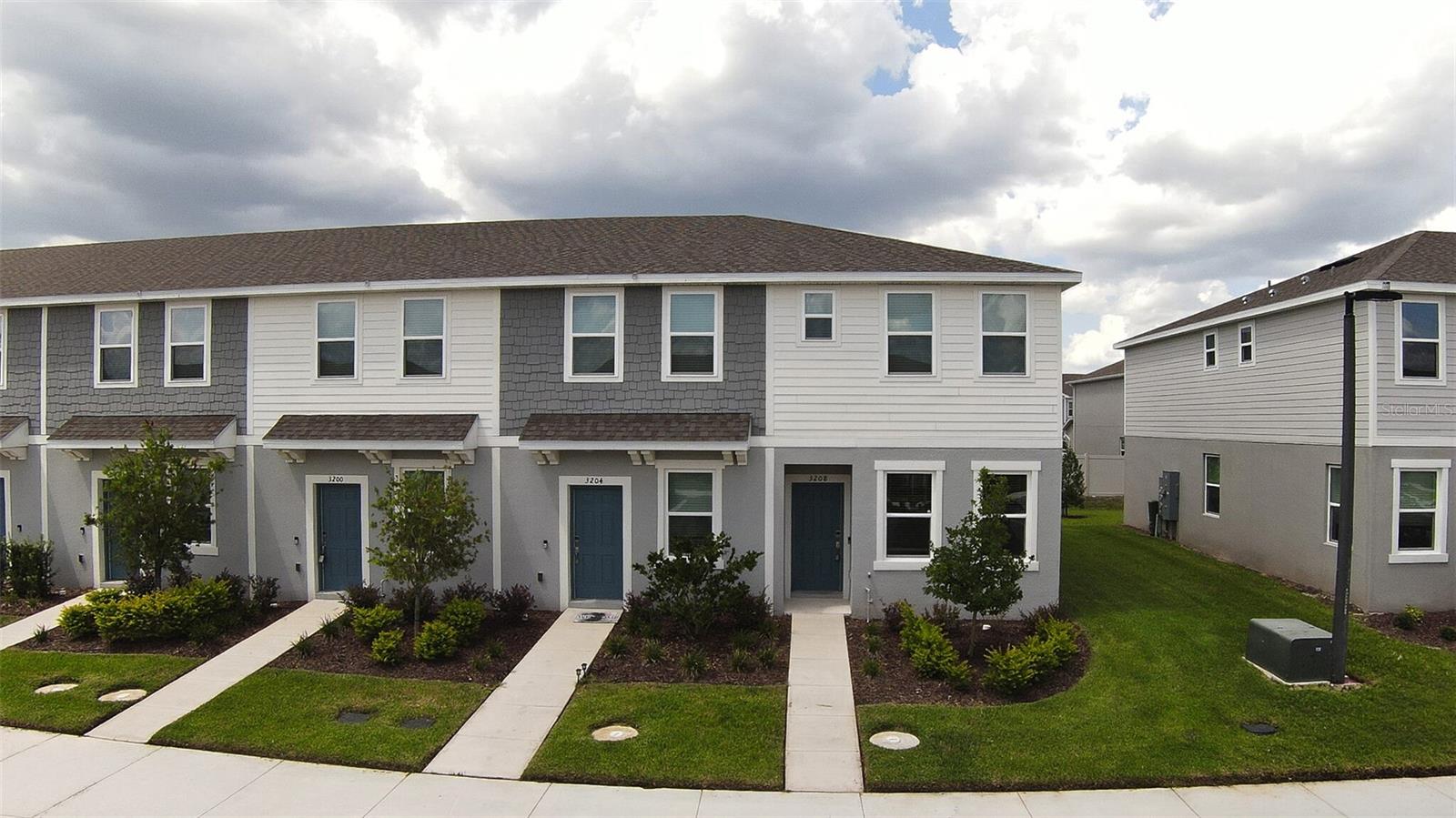 3208 SKYLINE LOOP Property Photo 1