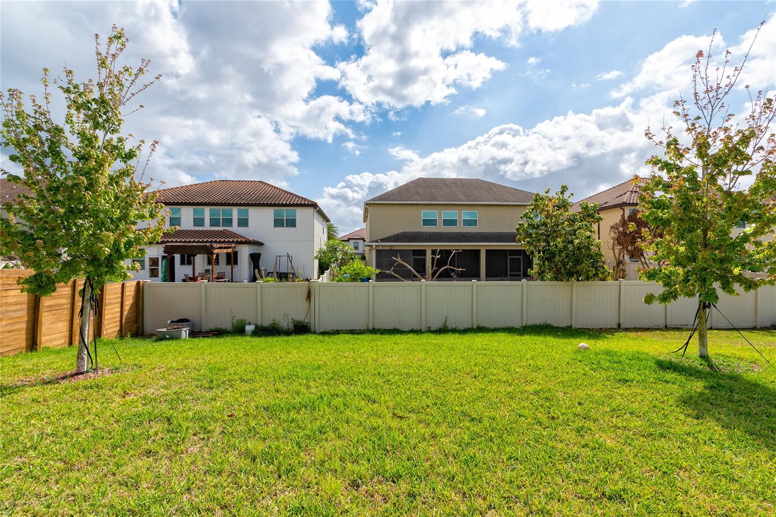 14815 Milfoil Ave Property Photo 4