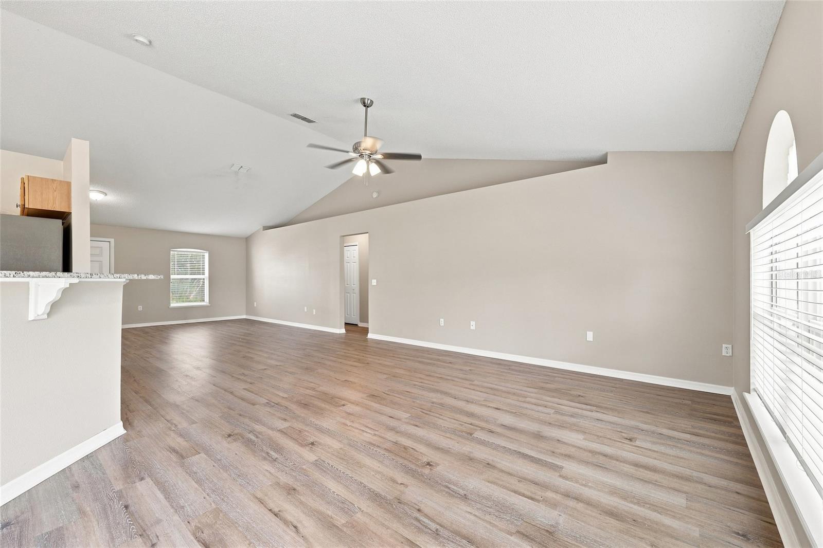 1346 Dunbarton Ct Property Photo 12