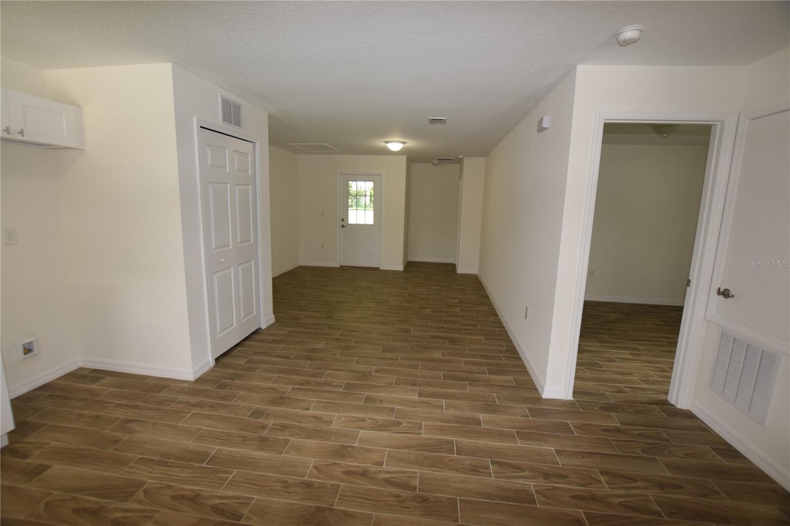 2318 W Cannon Ter Nw #b Property Photo 6