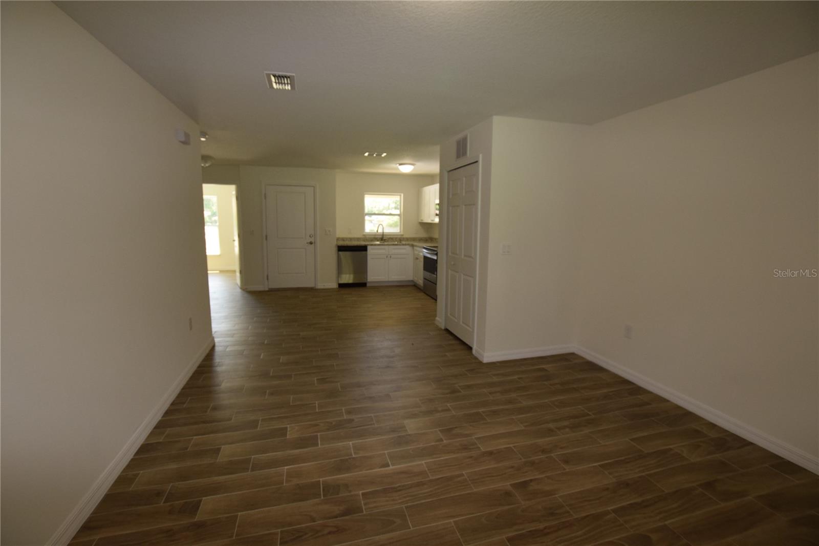 2318 W Cannon Ter Nw #b Property Photo 7