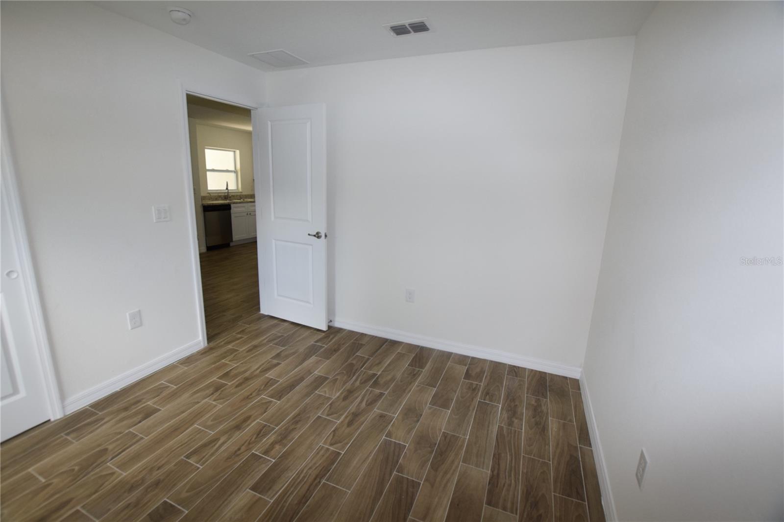 2318 W Cannon Ter Nw #b Property Photo 11