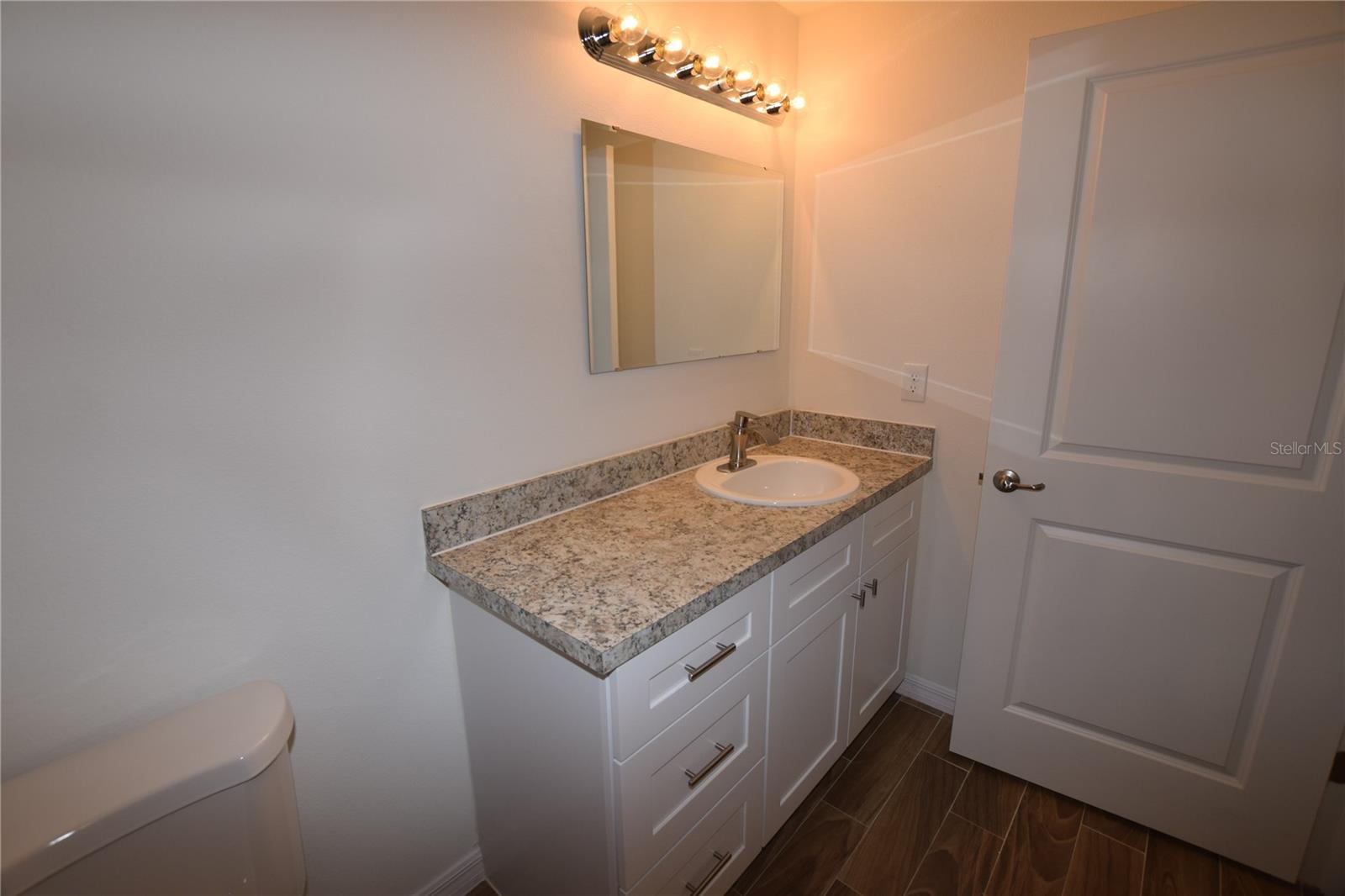 2318 W Cannon Ter Nw #b Property Photo 13