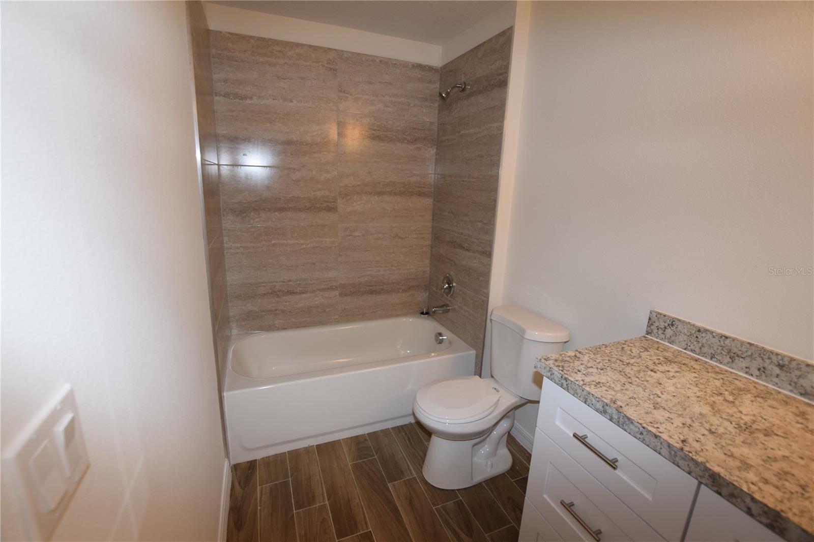2318 W Cannon Ter Nw #b Property Photo 14