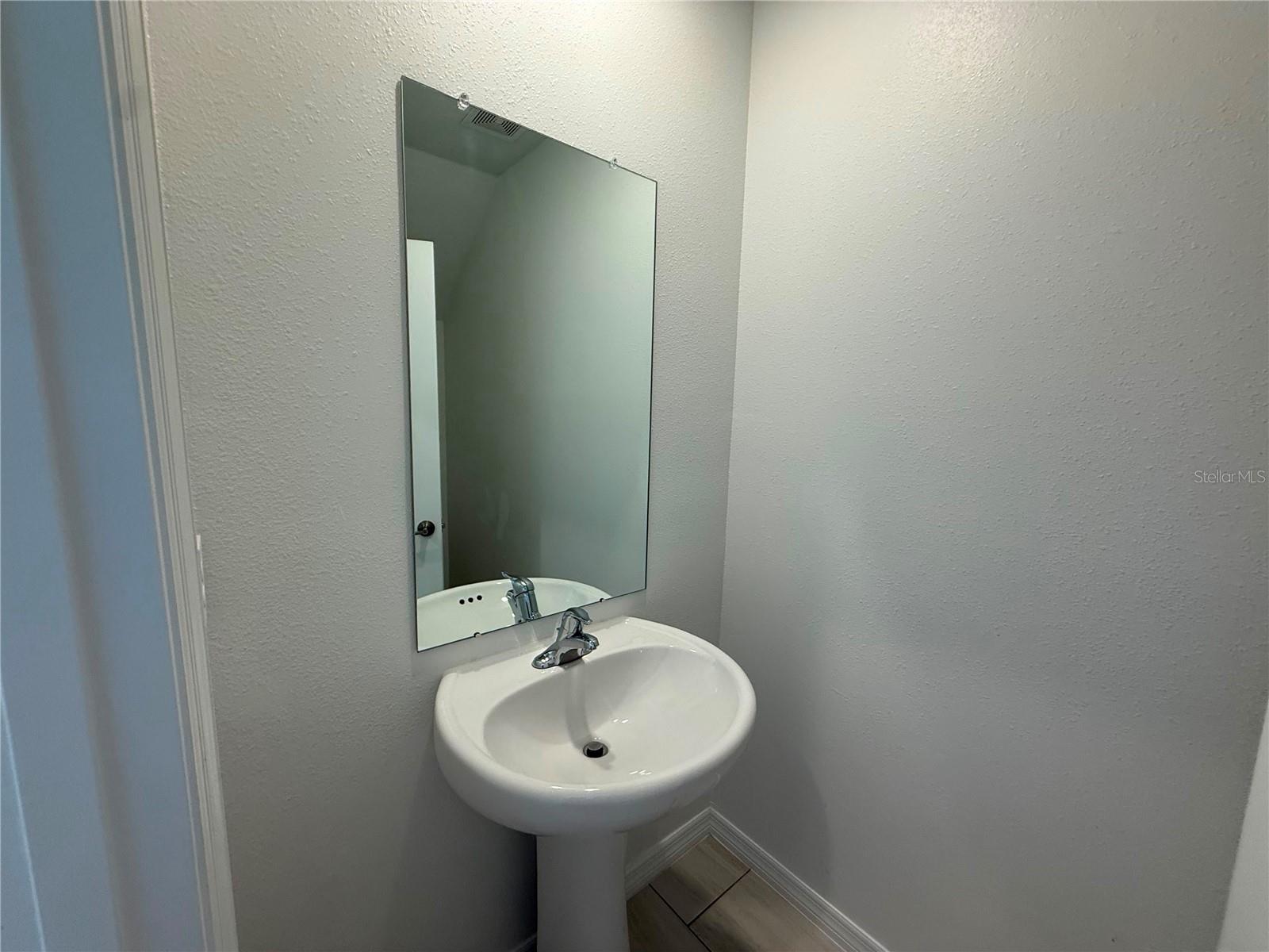 35190 Gravelly Dr Property Photo 4