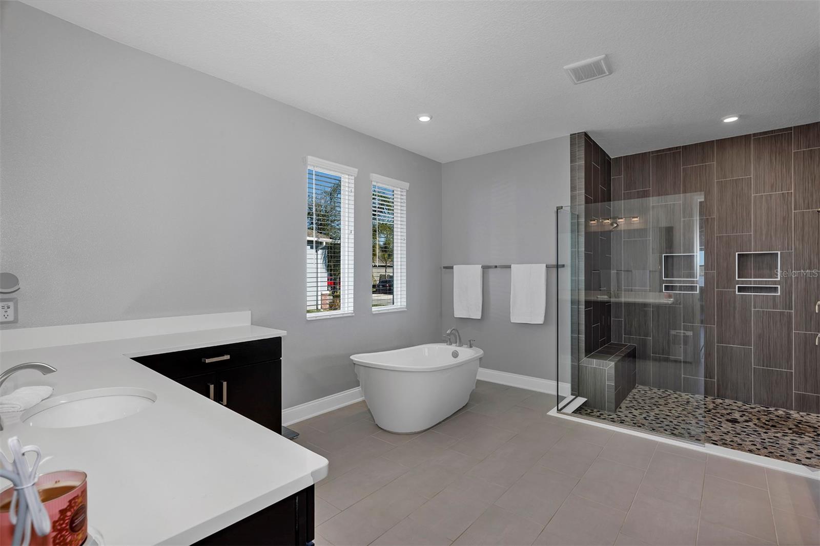 1112 Hull Island Dr Property Photo 30