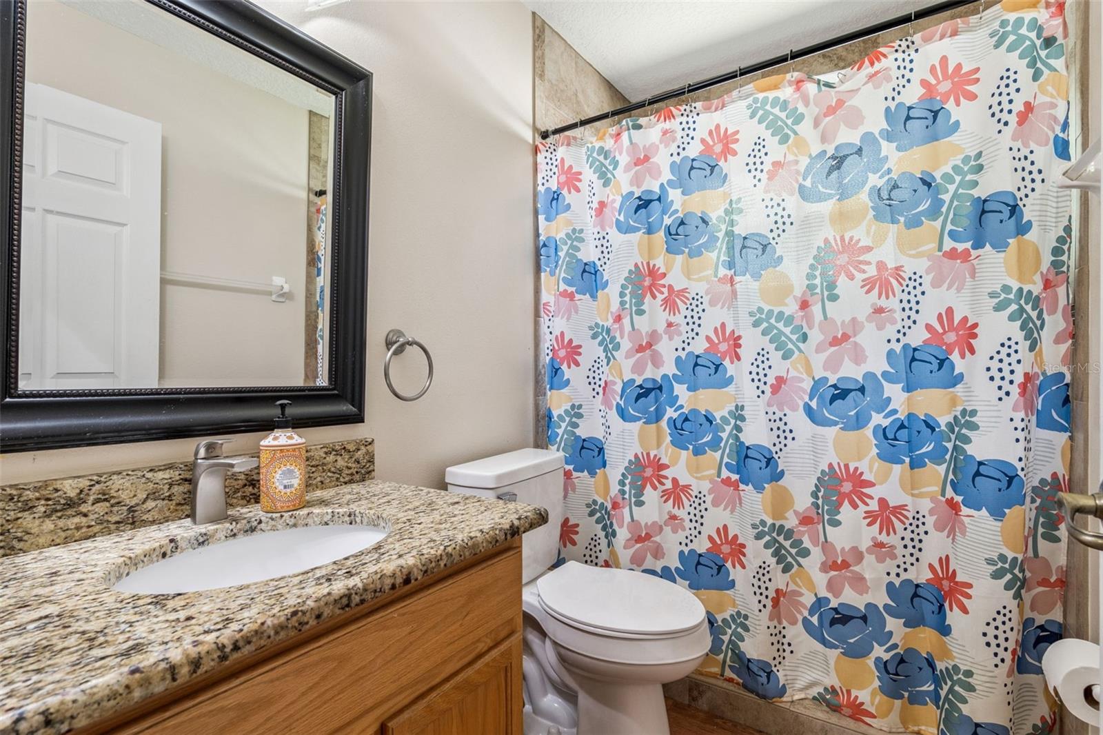 1545 Overton St Property Photo 10
