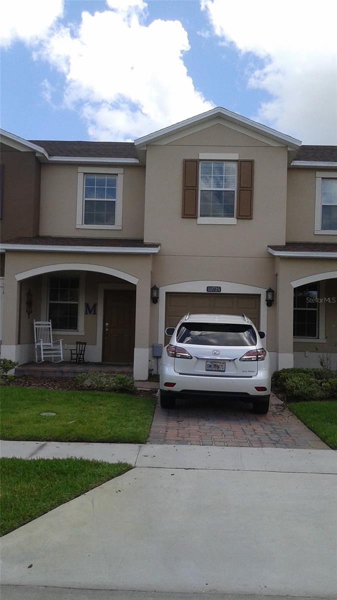 10725 Savannah Landing Cir Property Photo 1