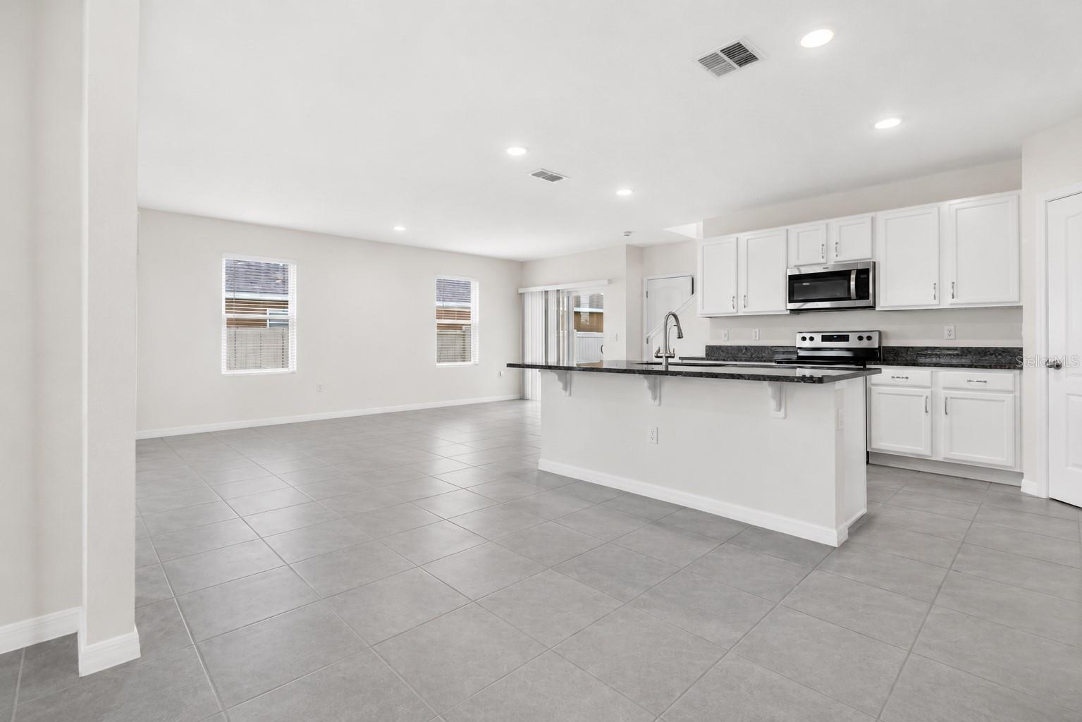 1021 Silverbell Trl Property Photo 6