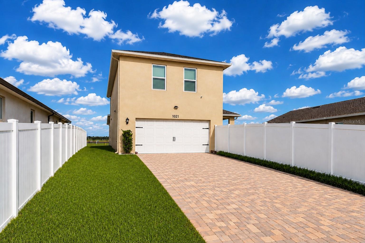 1021 Silverbell Trl Property Photo 12