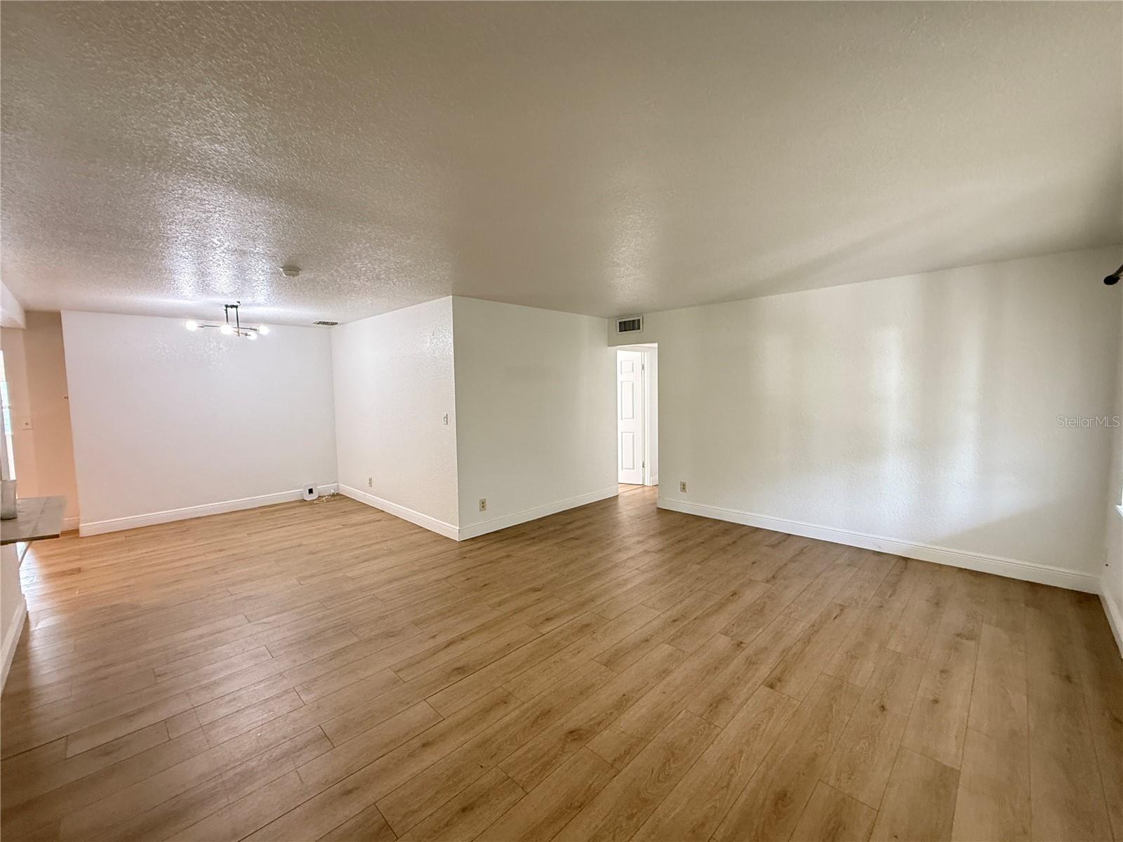 524 N Lakemont Ave Property Photo 3