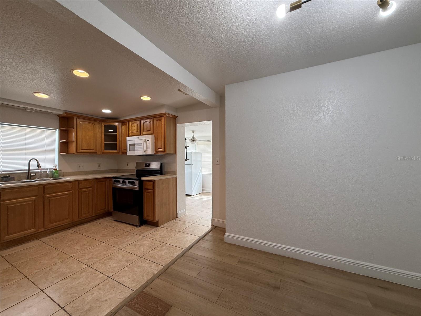 524 N Lakemont Ave Property Photo 10