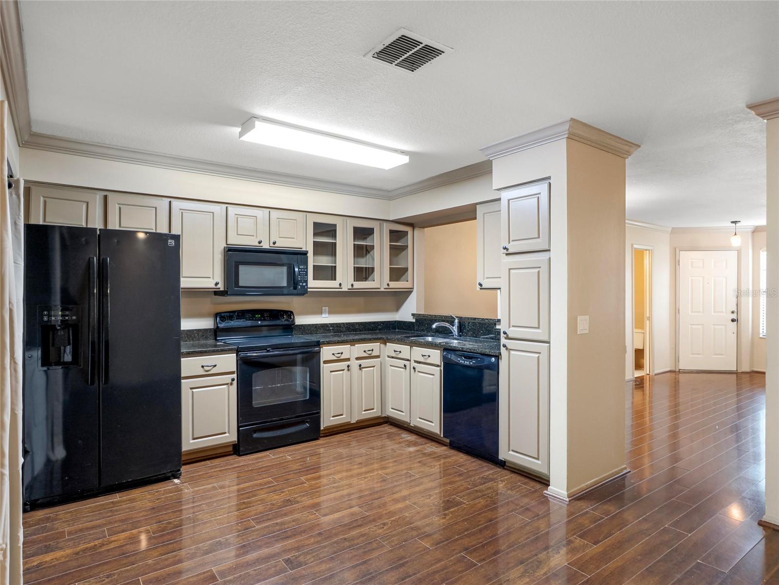 2820 Revere Ct Property Photo 11