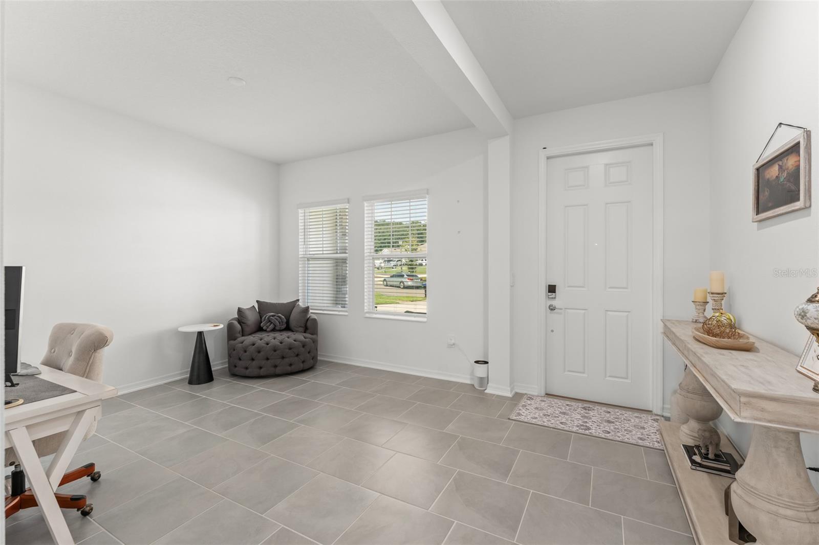 6025 Claystone Way Property Photo 3