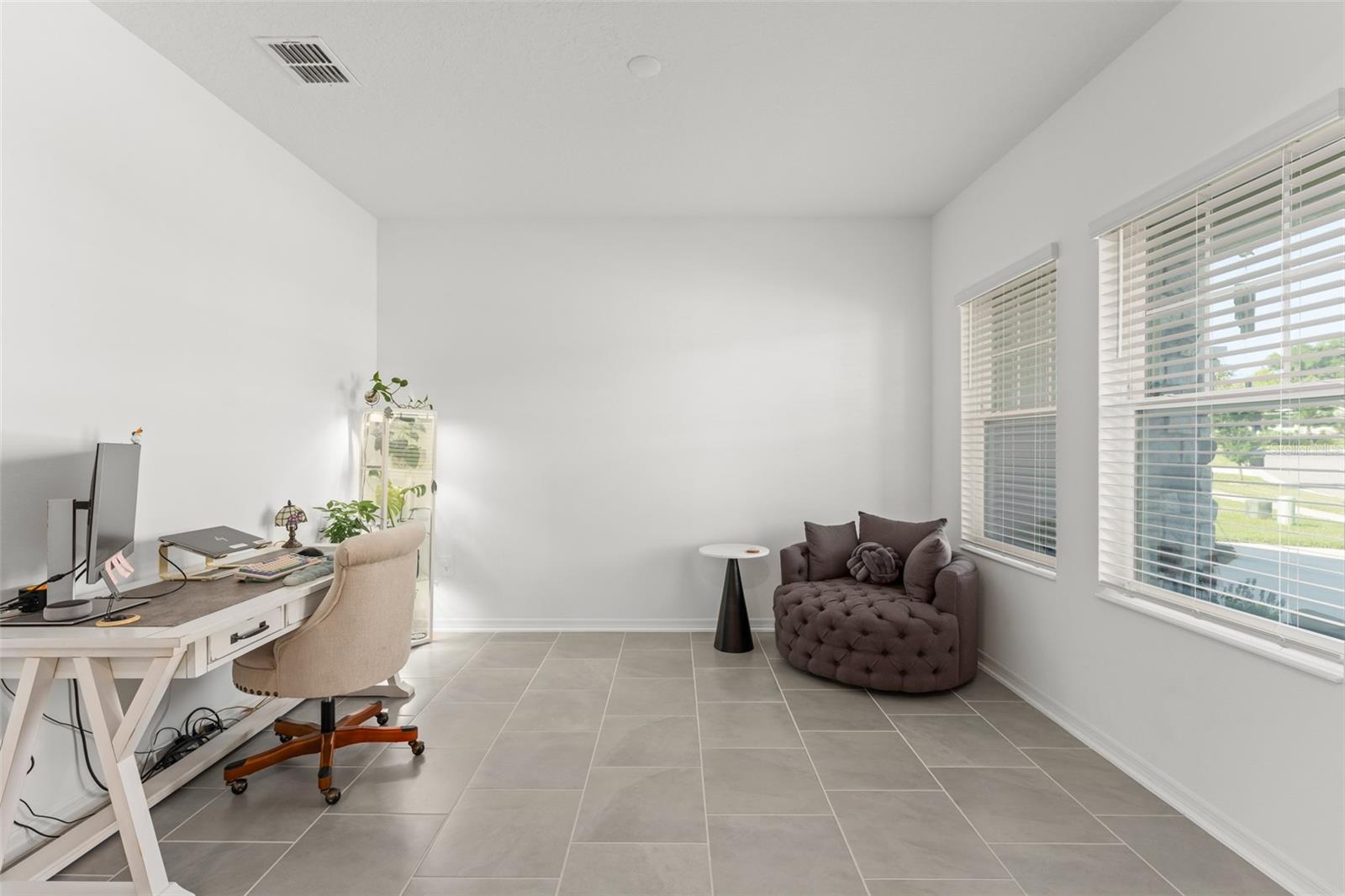 6025 Claystone Way Property Photo 5