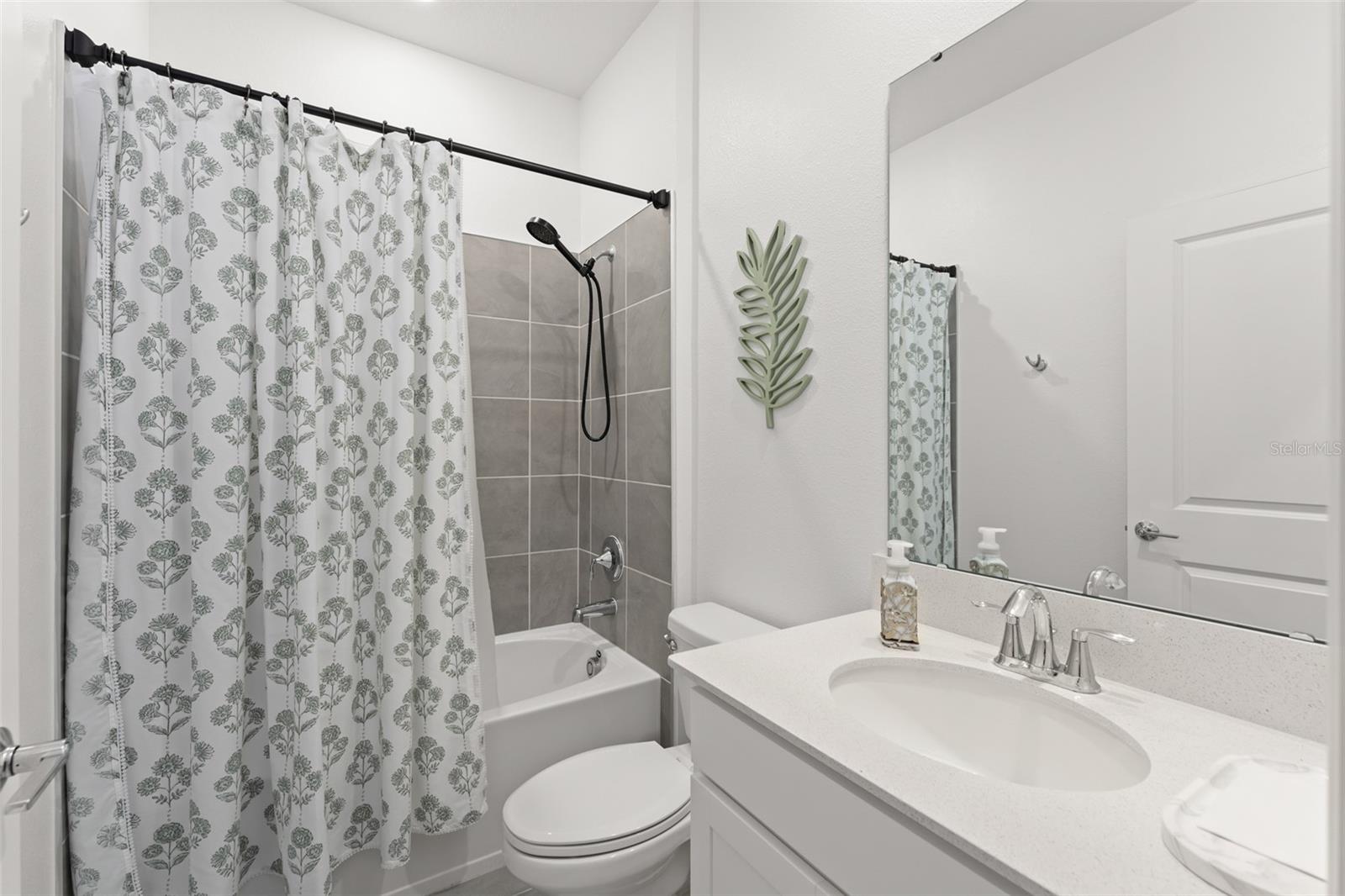 6025 Claystone Way Property Photo 7
