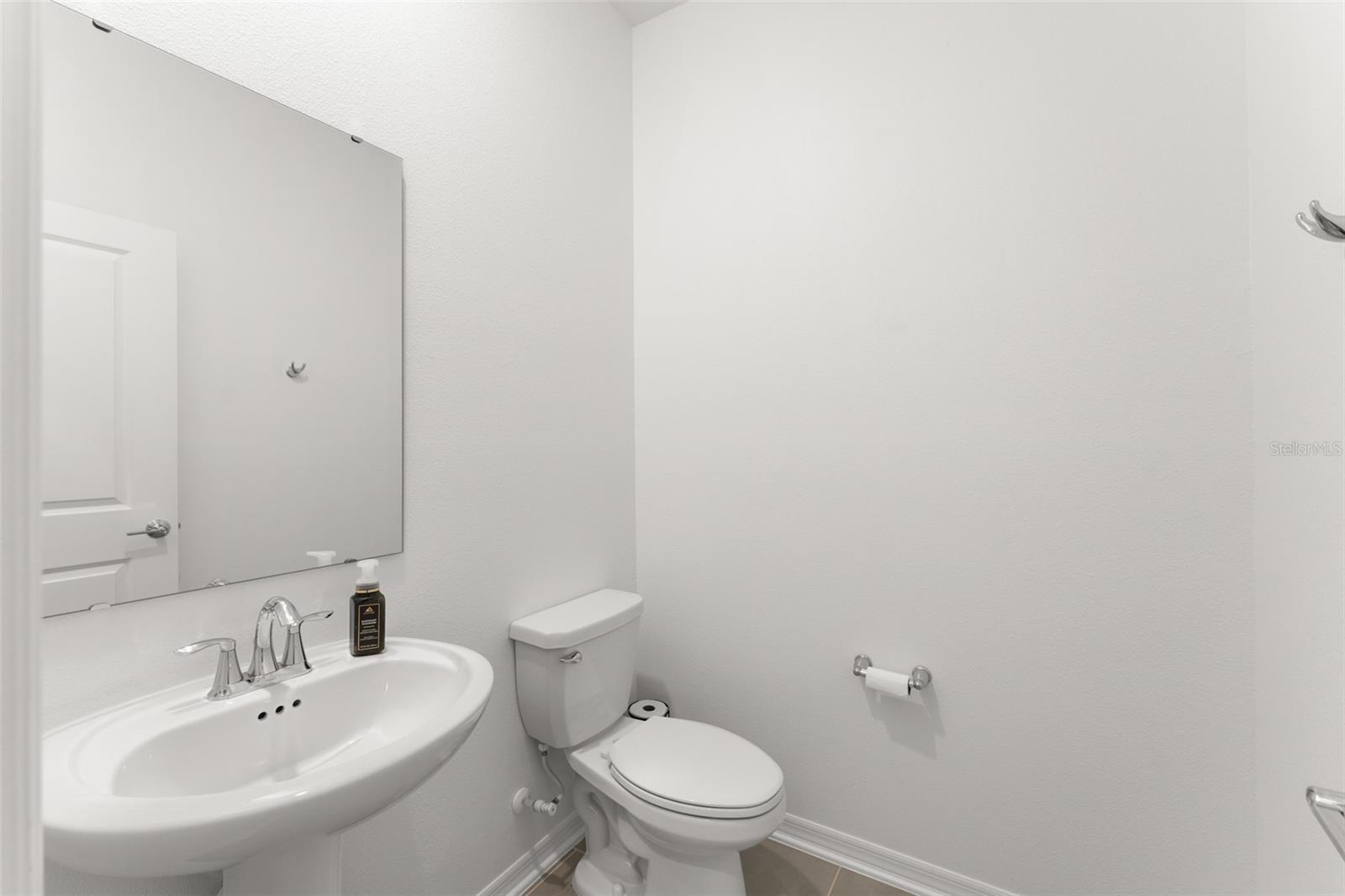 6025 Claystone Way Property Photo 11