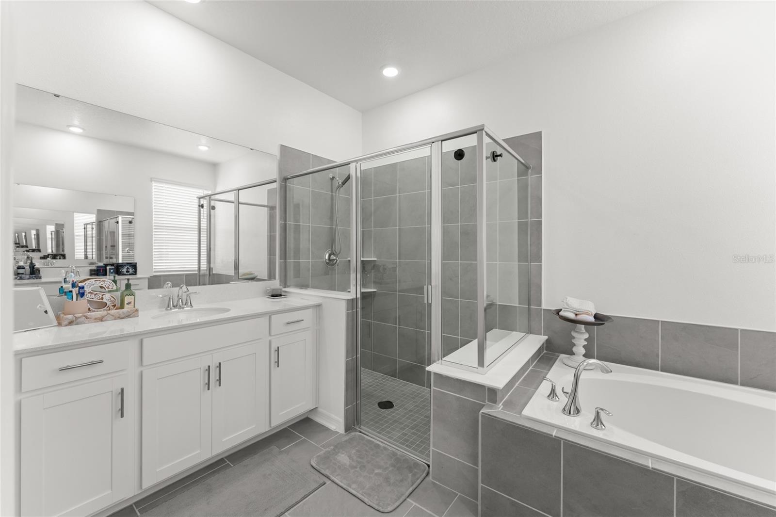 6025 Claystone Way Property Photo 34