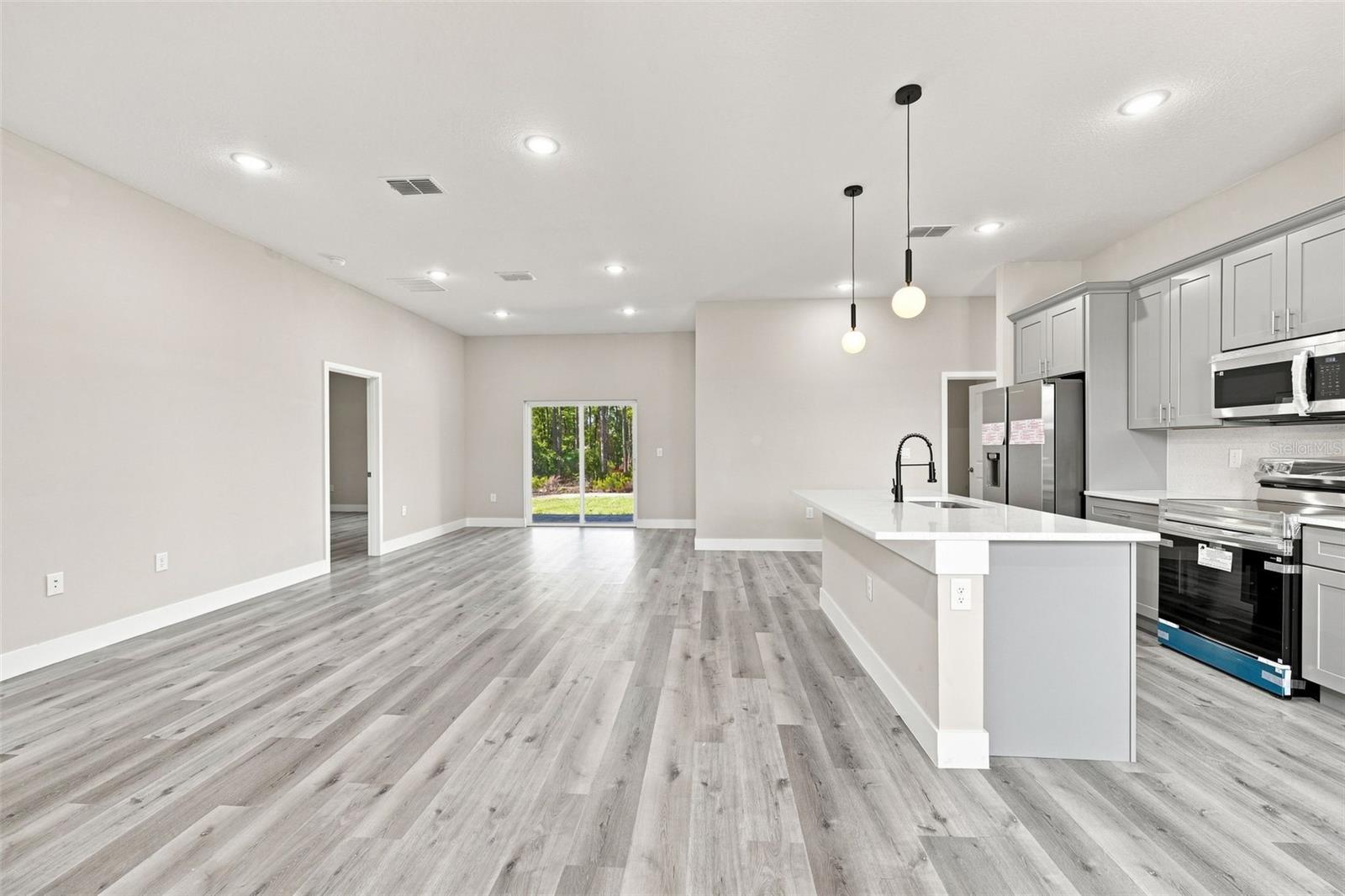 748 Marion Oaks Mnr Property Photo 9