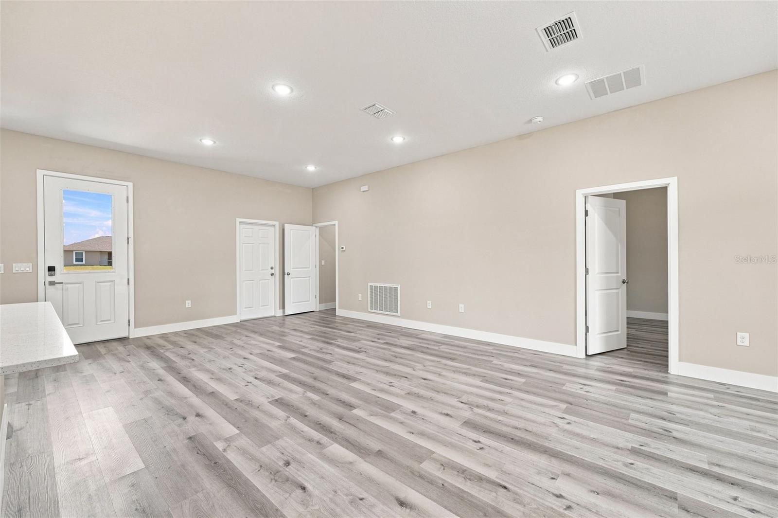 748 Marion Oaks Mnr Property Photo 14