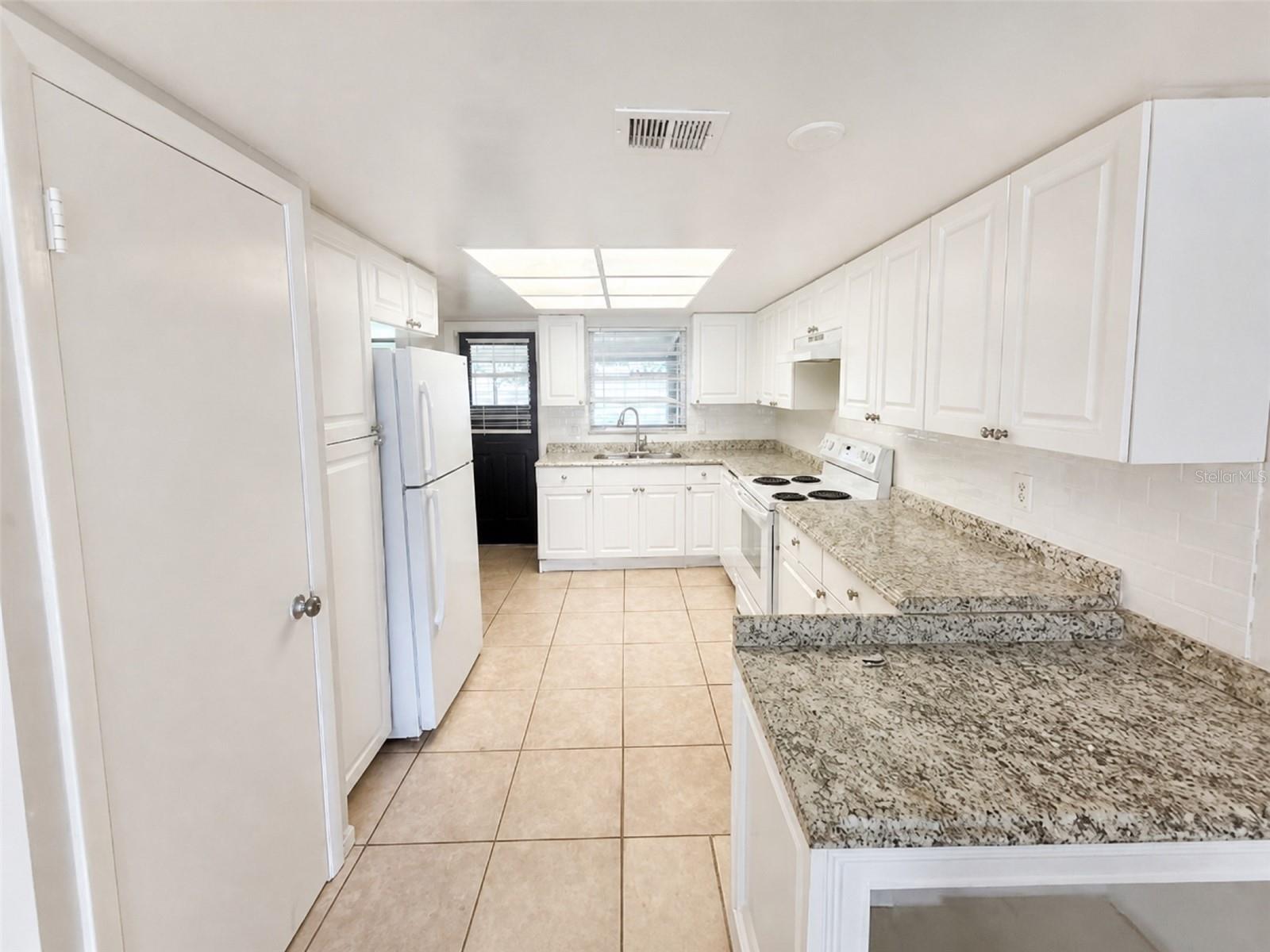 621 Ashberry Ln Property Photo 2