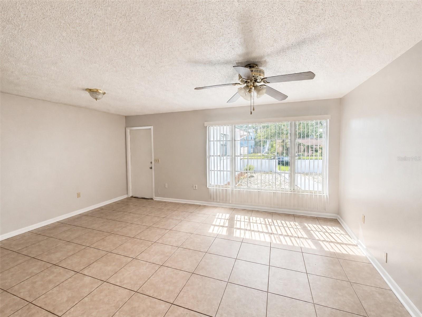 621 Ashberry Ln Property Photo 3