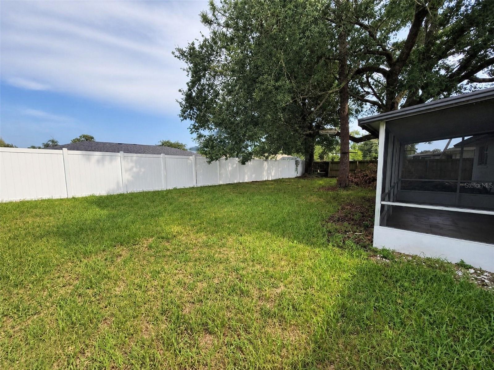 621 Ashberry Ln Property Photo 12