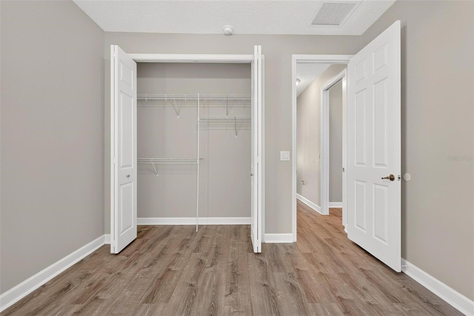 1070 Ceasars Ct Property Photo 36