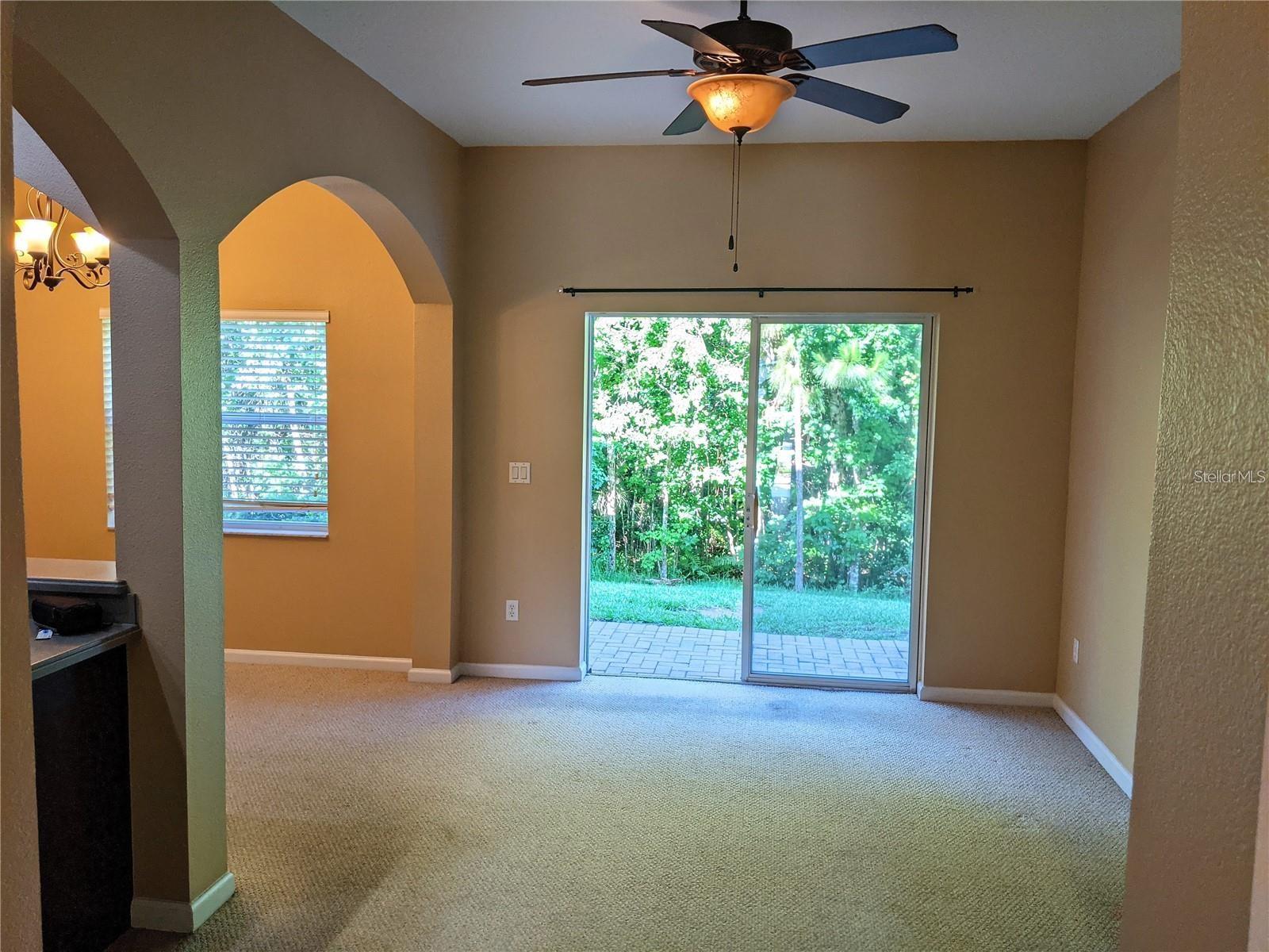 10272 Park Commons Dr Property Photo 6