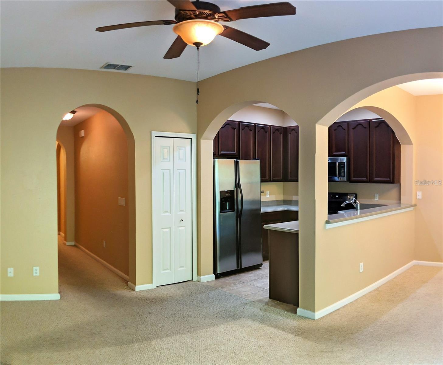 10272 Park Commons Dr Property Photo 7