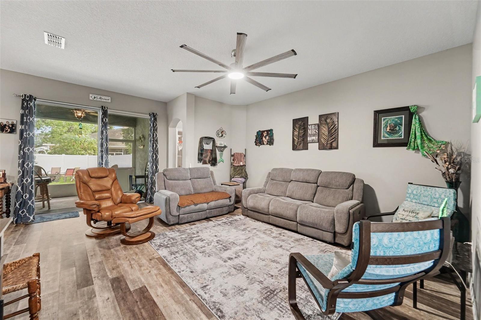 13144 Laurel Crest Ct Property Photo 4