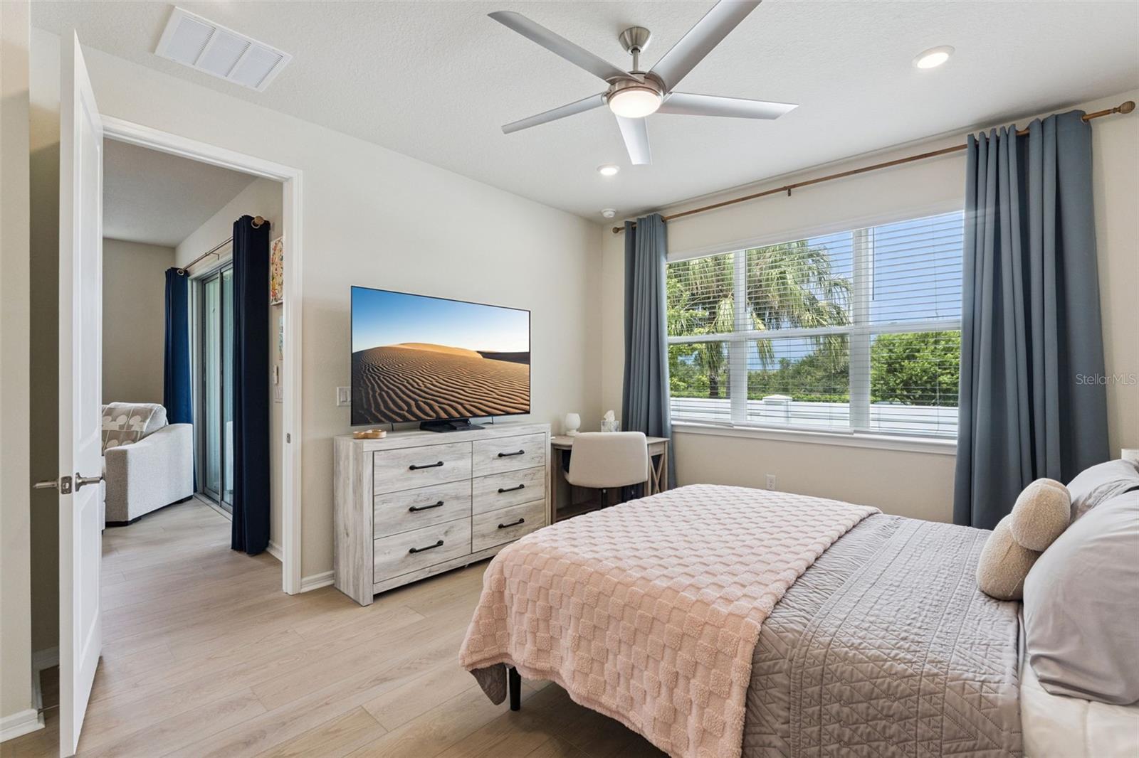 15819 Gem View St Property Photo 3