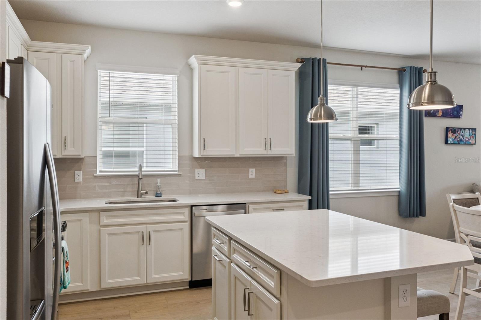 15819 Gem View St Property Photo 6