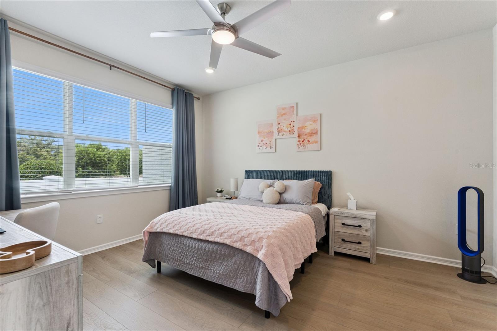 15819 Gem View St Property Photo 9