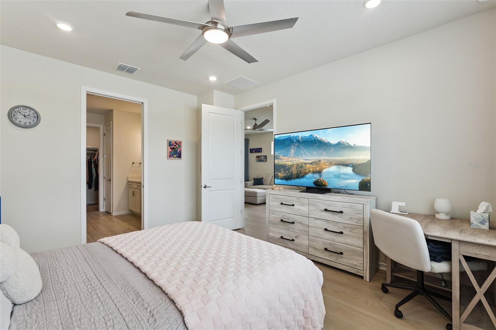 15819 Gem View St Property Photo 11