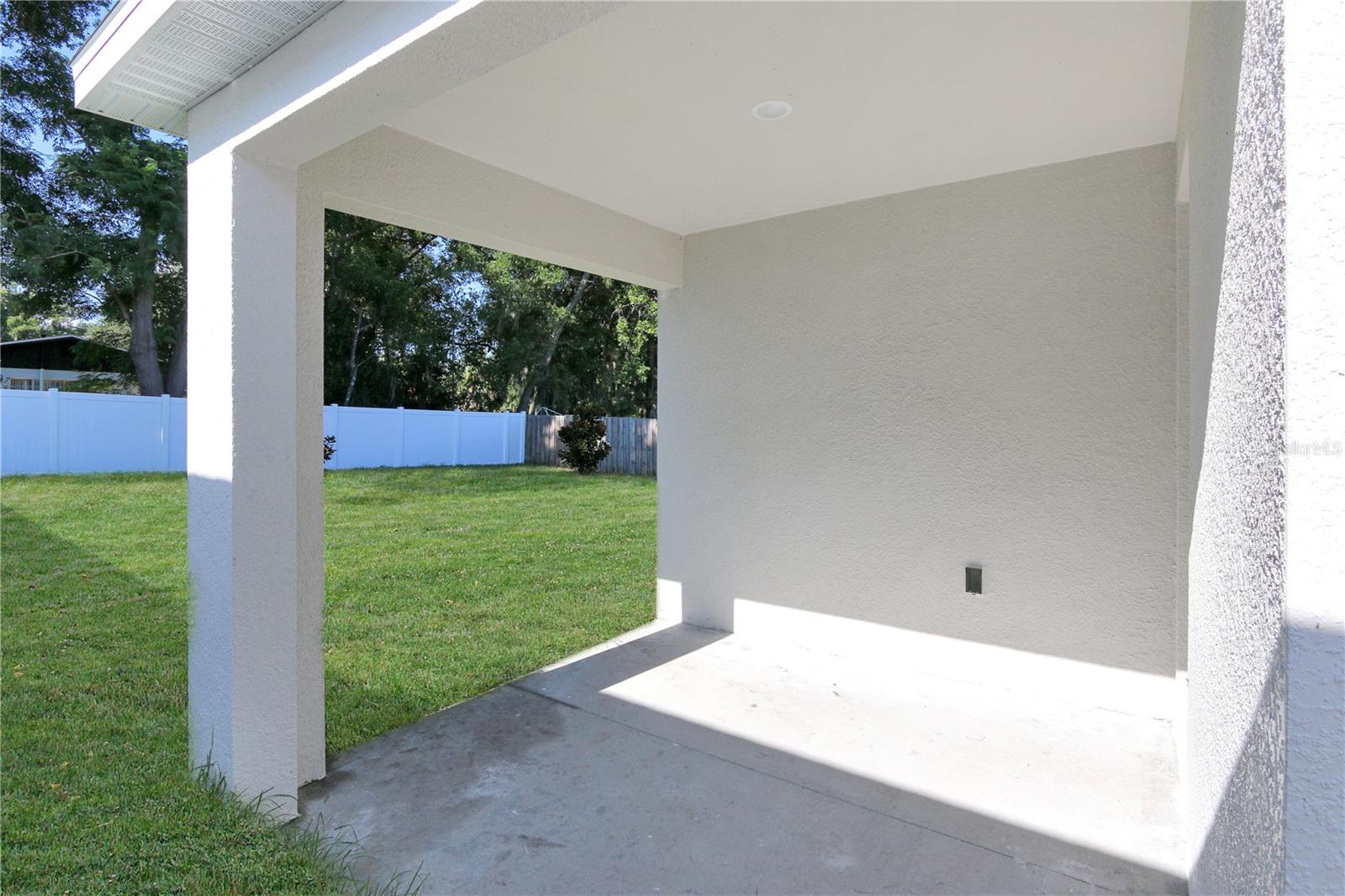 226 W Herrick Ave Property Photo 5