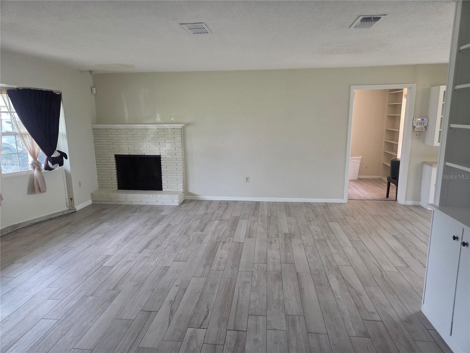 5903 Riviera Dr Property Photo 4