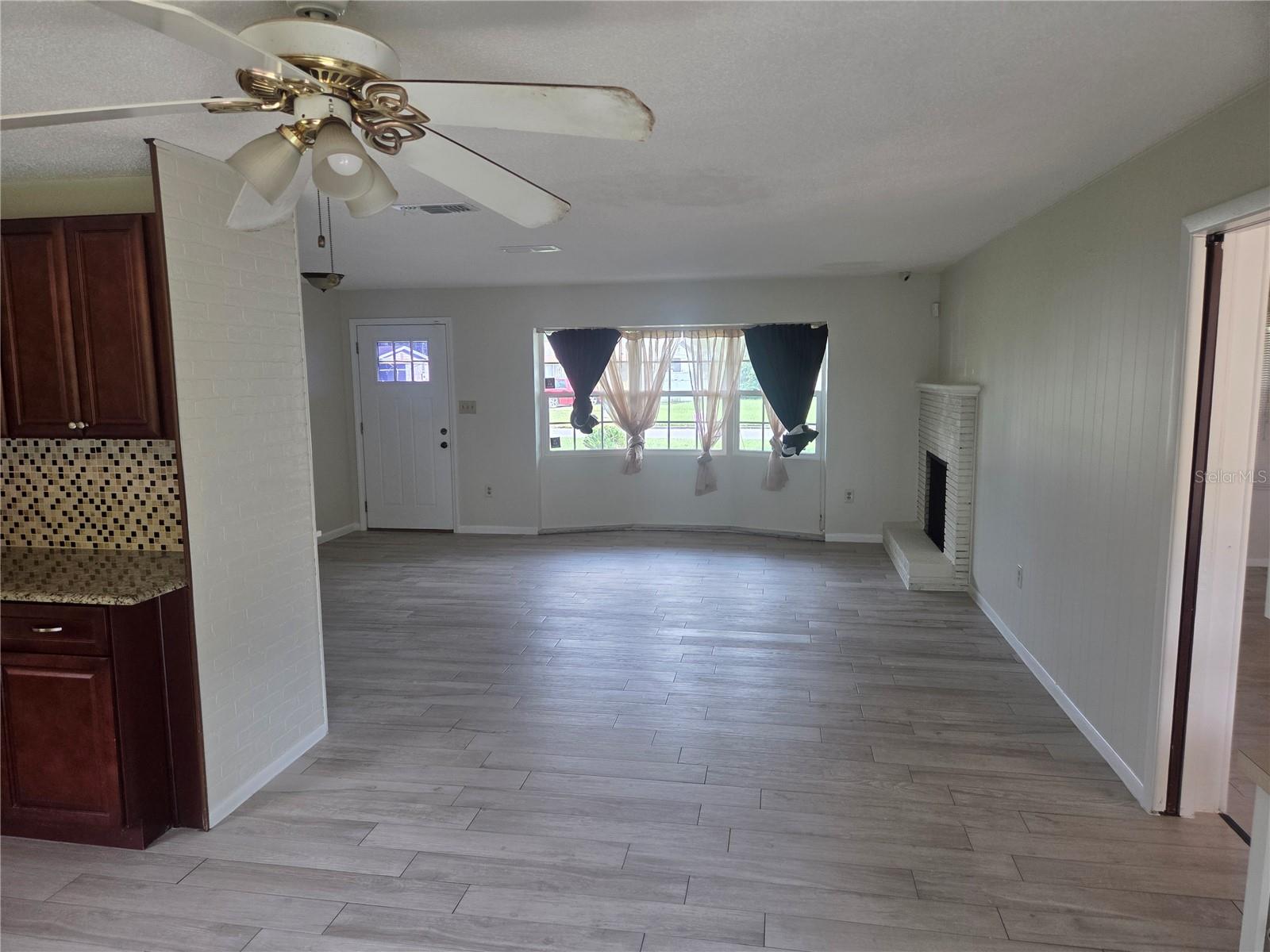 5903 Riviera Dr Property Photo 5