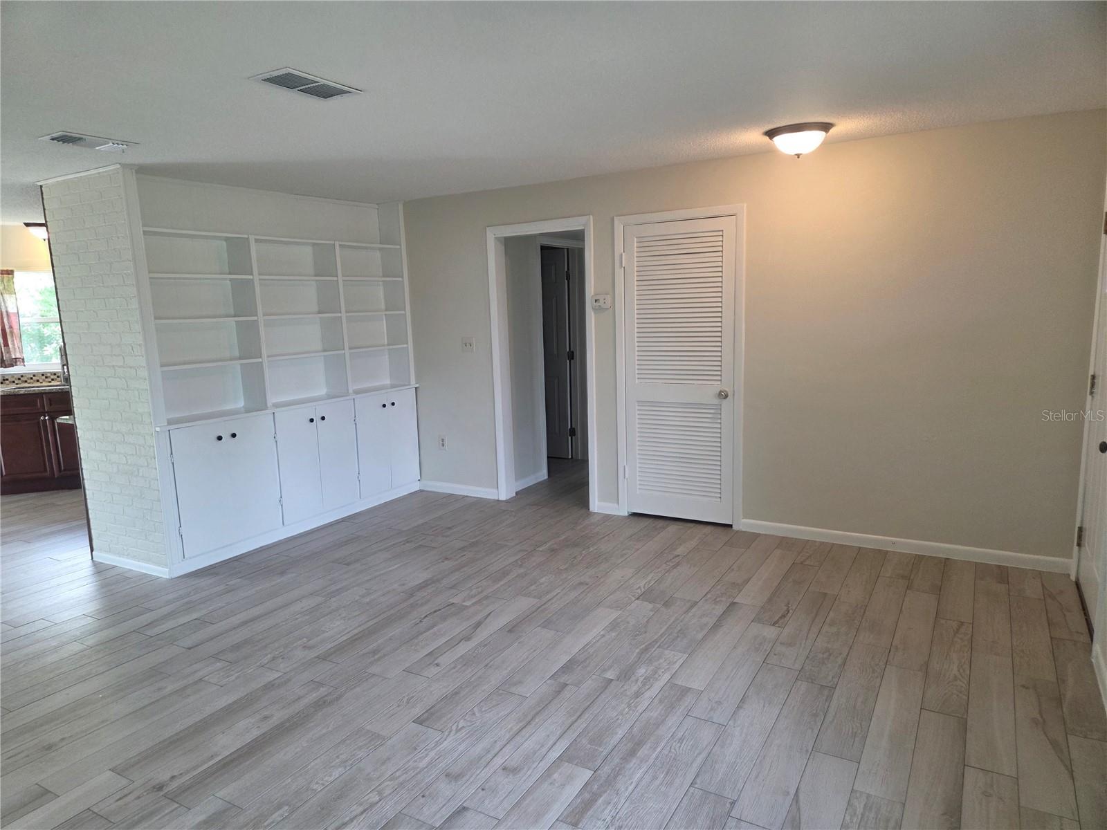 5903 Riviera Dr Property Photo 6